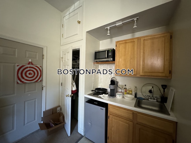 Boston - $2,050 /mo