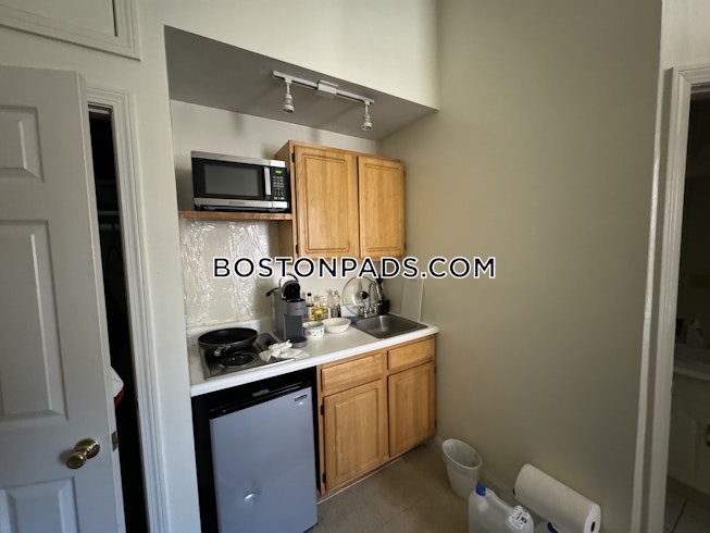 Boston - $2,050 /mo