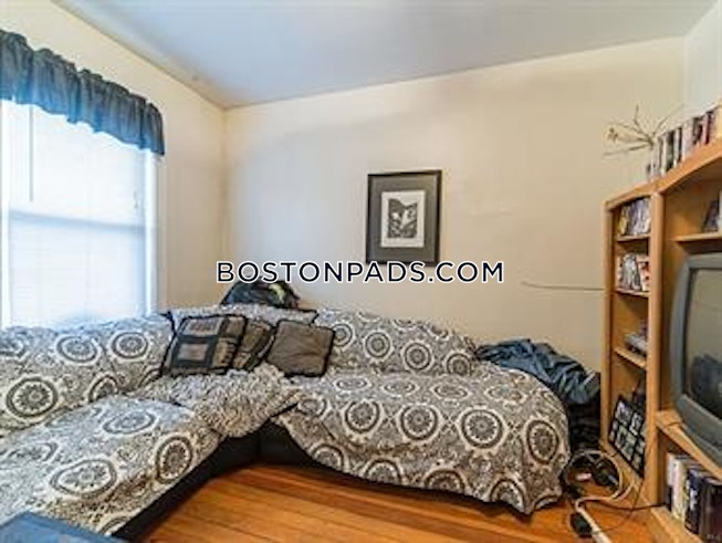 Boston - $4,500 /mo