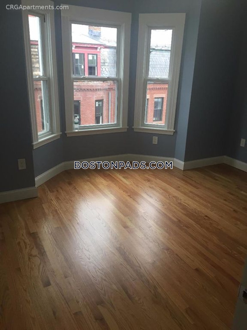 Somerville - $4,400 /month