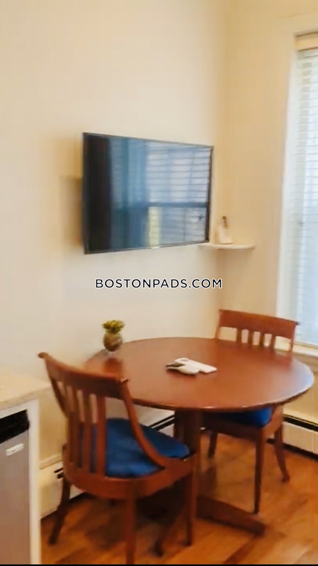 Boston - $2,150 /mo