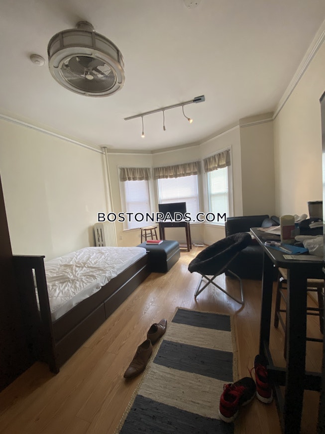 Boston - $2,150 /mo