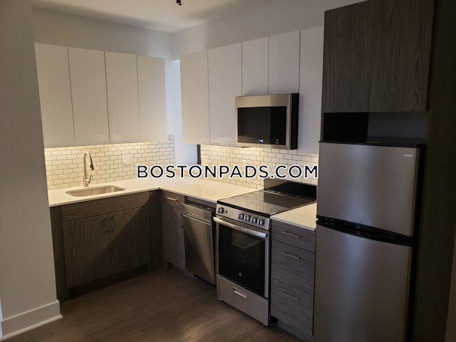 Boston - $2,800 /mo