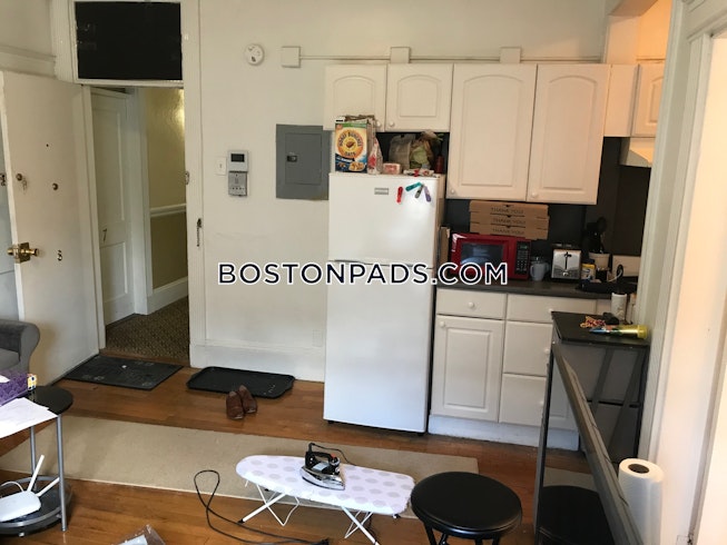 Boston - $2,350 /mo