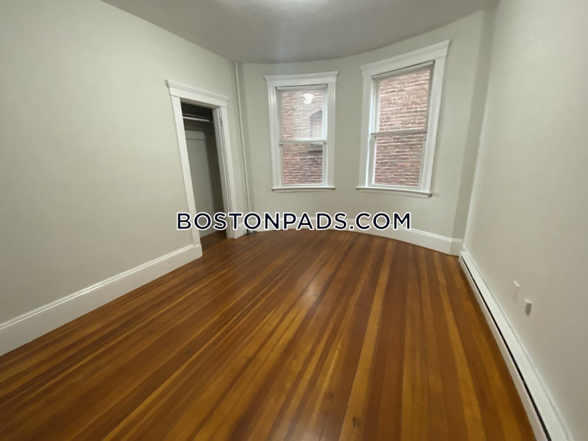 Boston - $3,995 /month