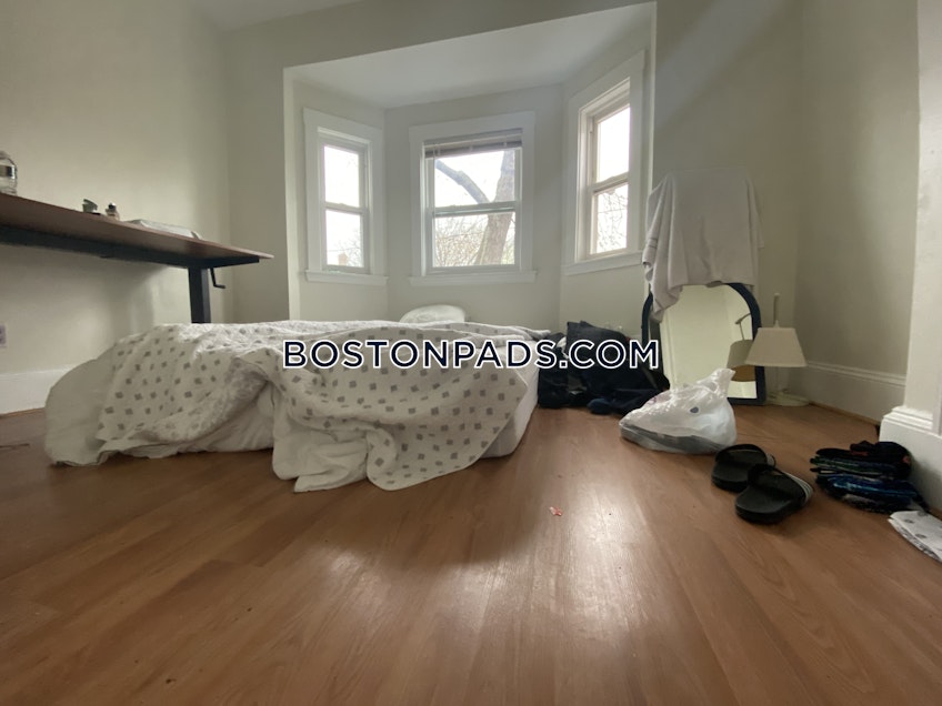 Boston - $5,350 /month