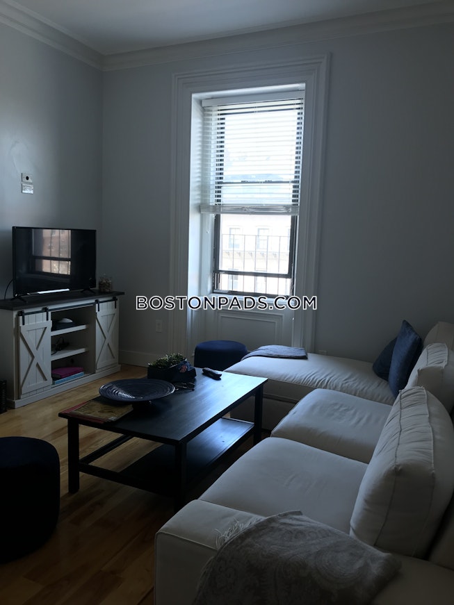 Boston - $3,000 /mo