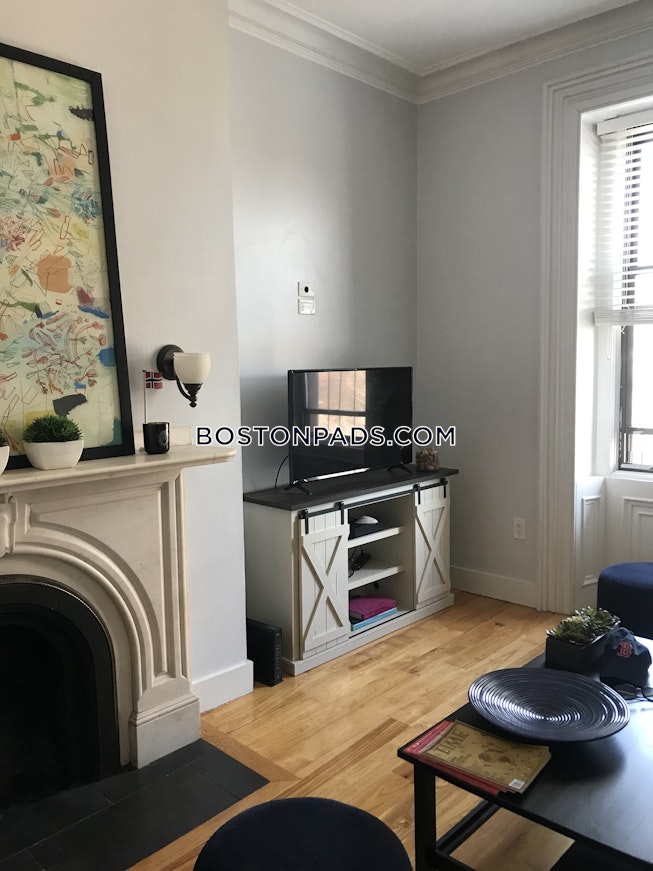 Boston - $3,000 /mo