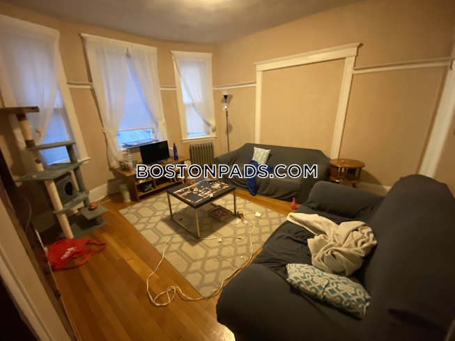 Boston - $2,800 /mo