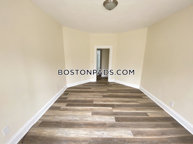 Boston - $2,900 /mo