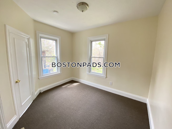 Boston - $2,900 /mo