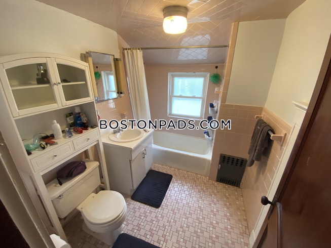 Arlington - $2,900 /mo