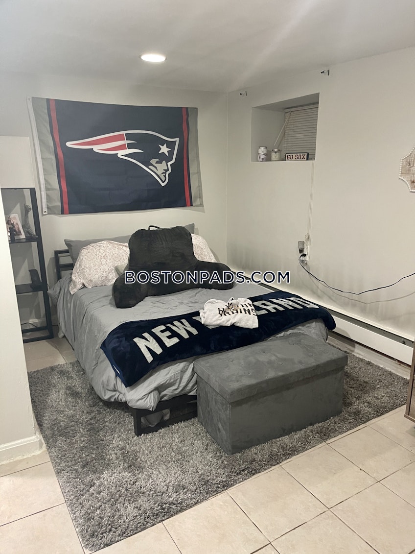 Boston - $4,600 /month