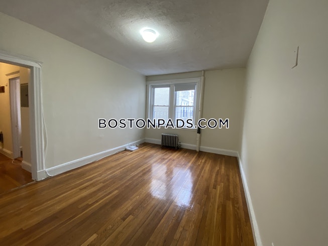 Boston - $2,275 /mo