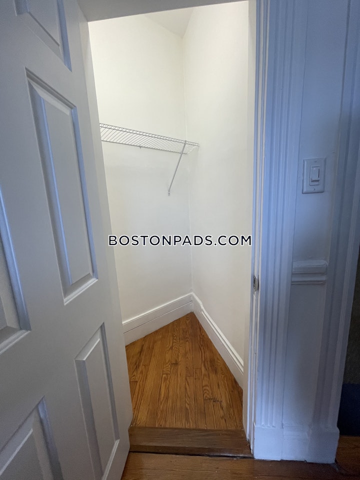 fenwaykenmore-apartment-for-rent-studio-1-bath-boston-2450-4623624 