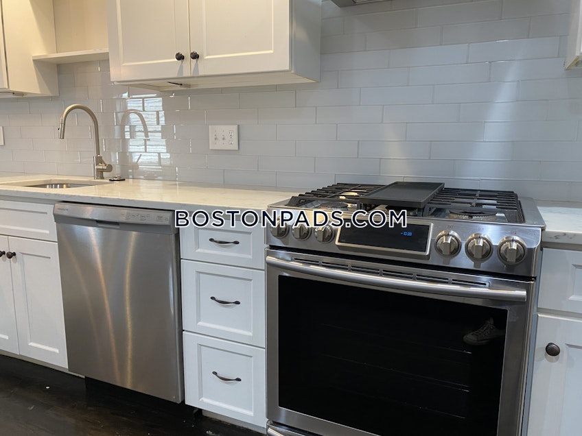 Boston - $4,400 /month