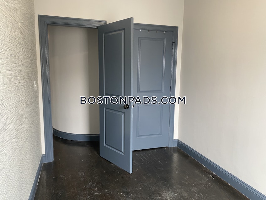 Boston - $4,800 /month