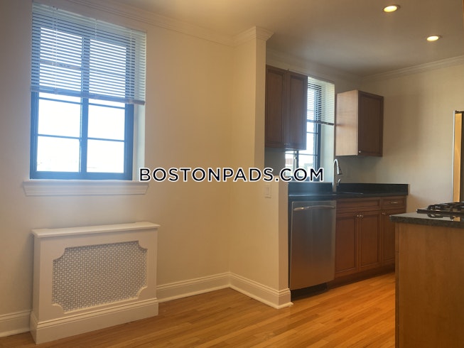 Cambridge - $4,460 /mo