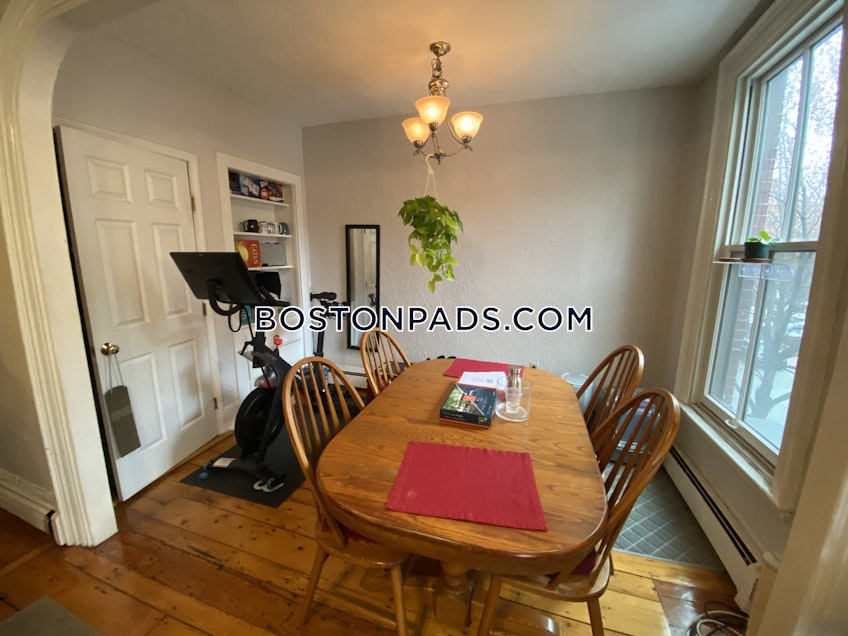 Boston - $2,700 /month