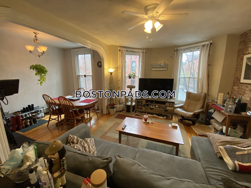 Boston - $2,700 /month