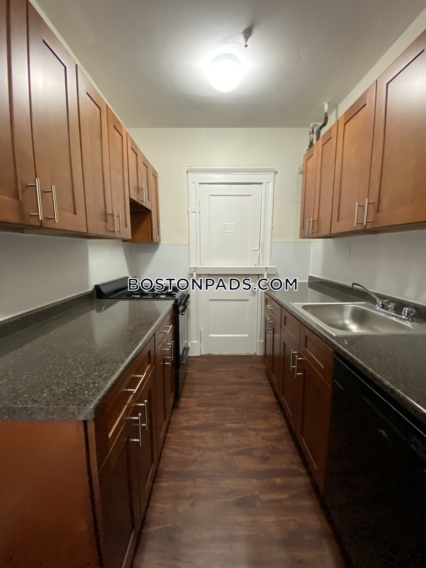 Boston - $2,775 /month