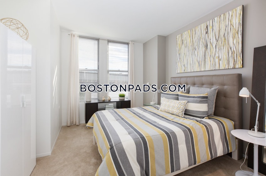 Boston - $4,915 /month
