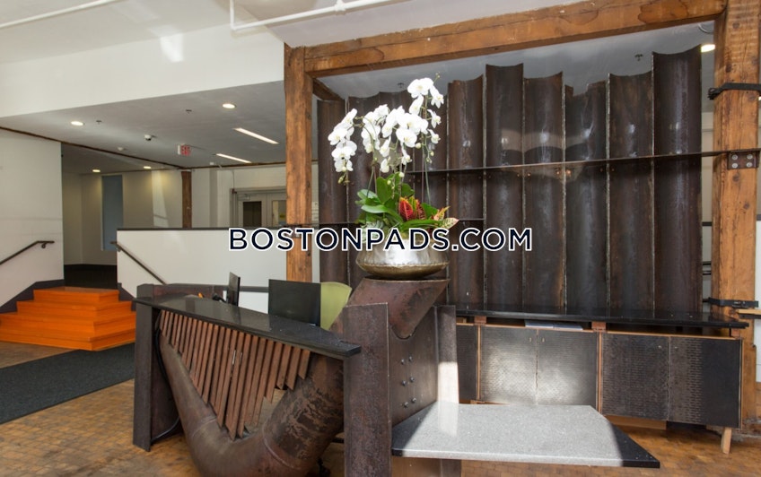 Boston - $2,400 /month