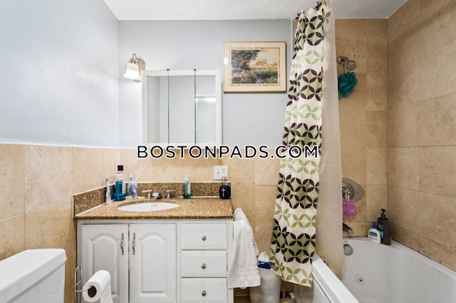 Boston - $2,600 /mo