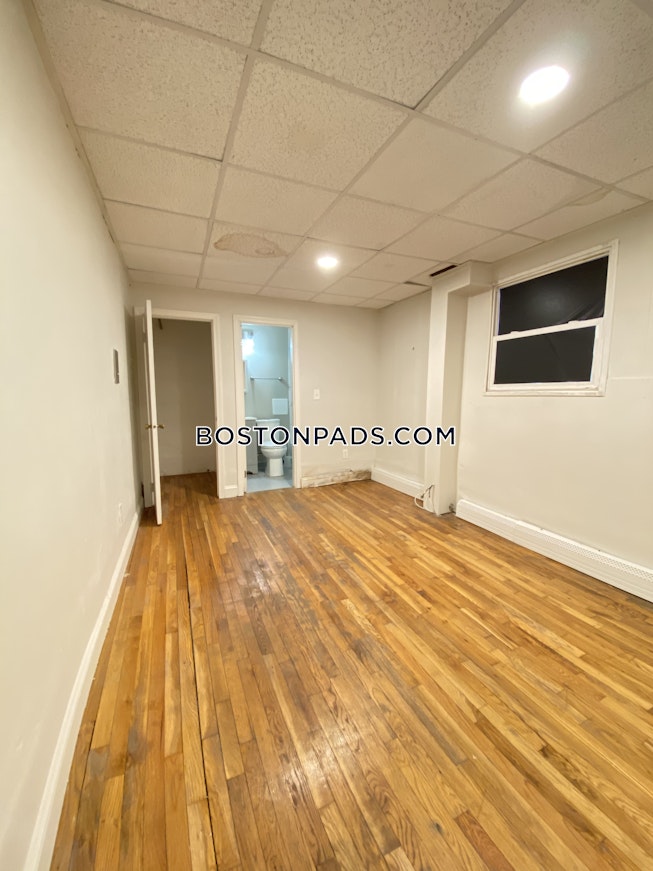 Boston - $3,499 /mo