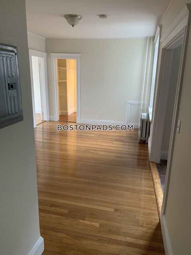 Boston - $2,995 /mo