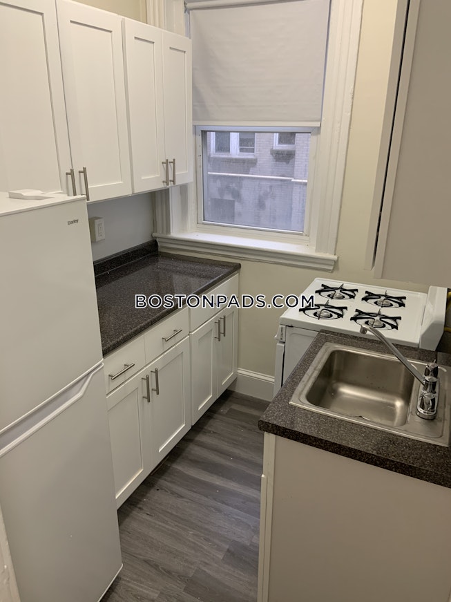 Boston - $3,100 /mo