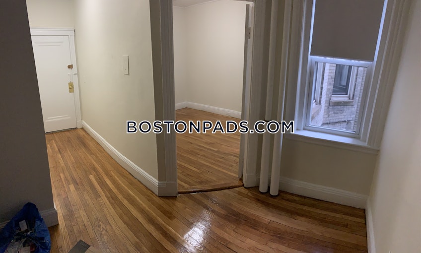Boston - $4,260 /month