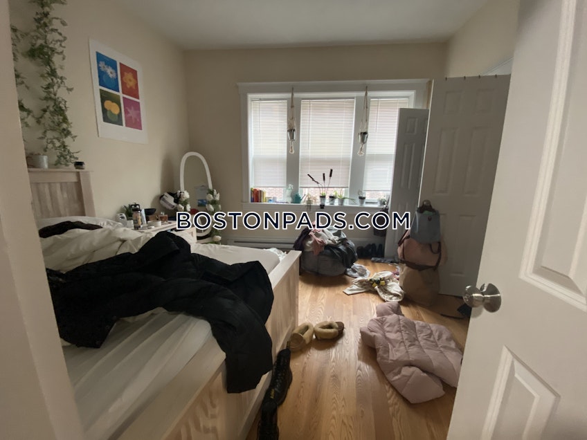 Boston - $3,075 /month