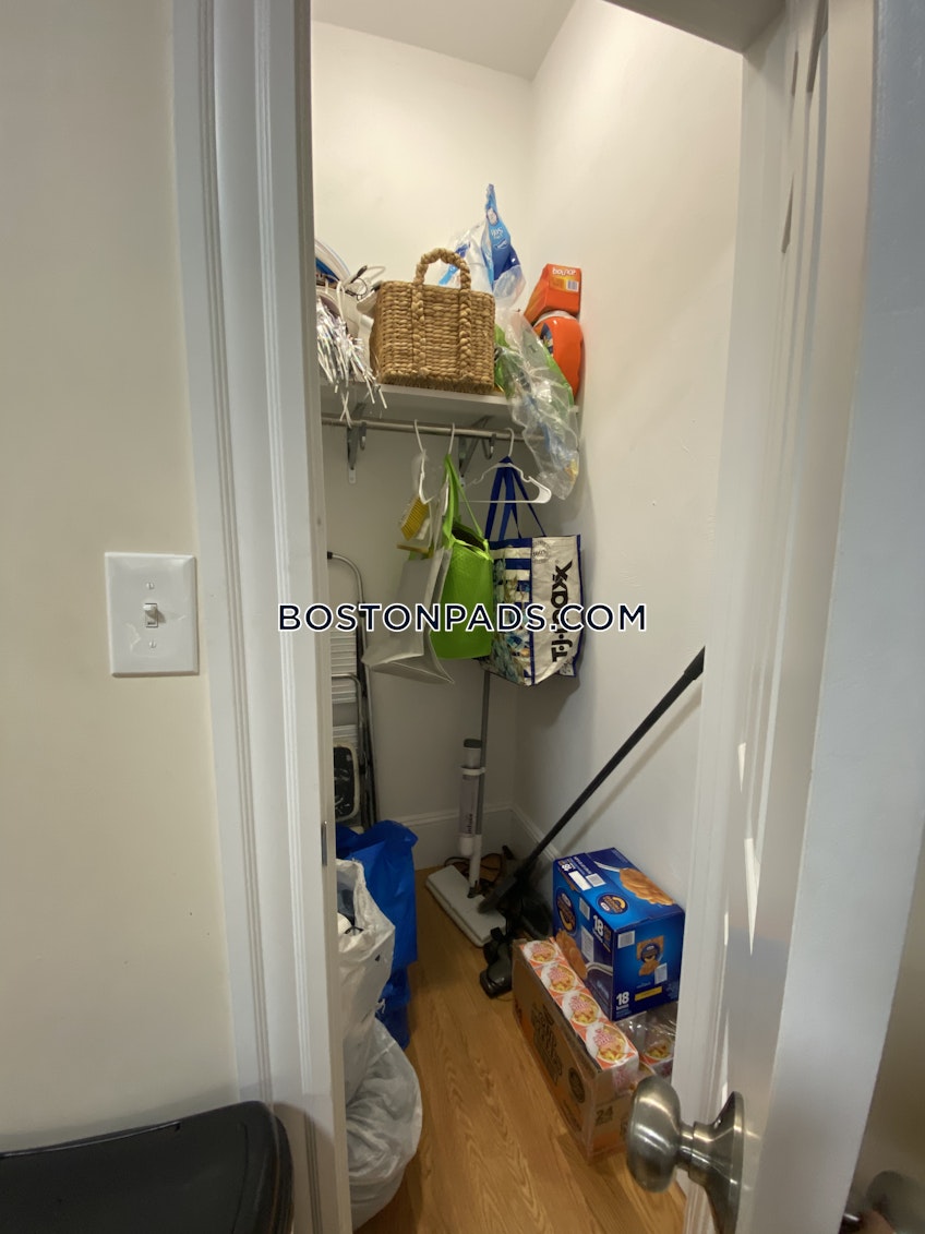 Boston - $3,075 /month