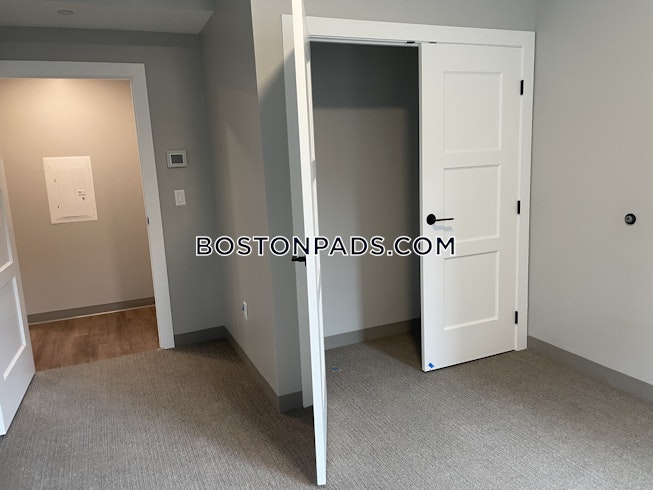 Boston - $4,700 /mo