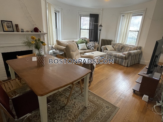 Boston - $3,800 /mo