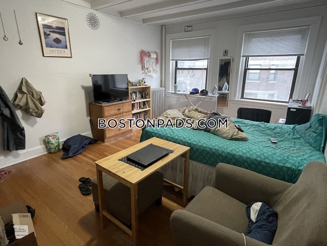 Boston - $3,800 /mo