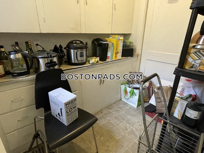 Boston - $3,800 /mo