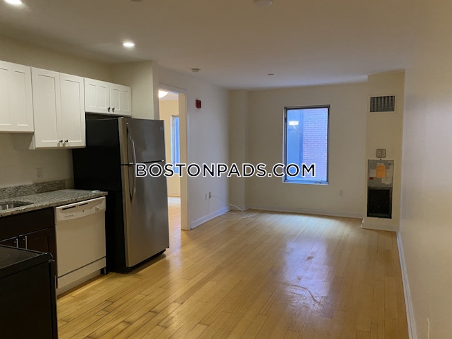 Boston - $3,000 /mo