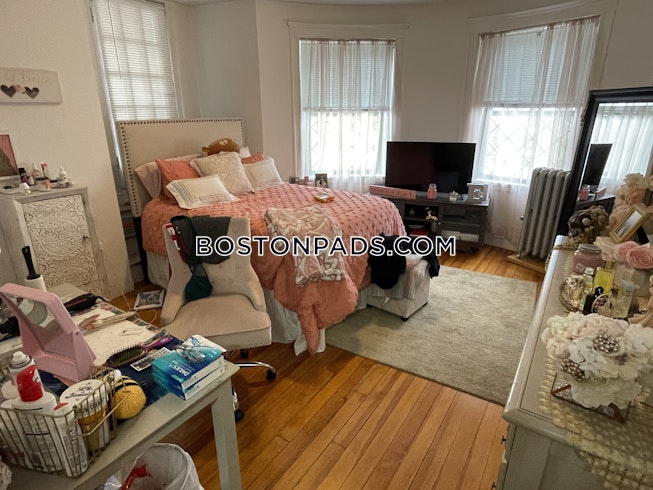 Boston - $3,900 /mo