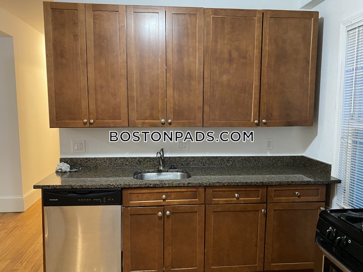 dorchester-apartment-for-rent-4-bedrooms-2-baths-boston-3765-4620079 