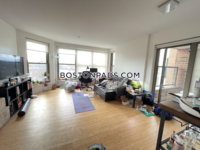 Boston - $4,950 /month