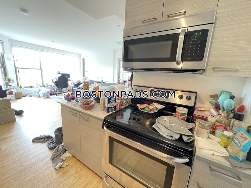 Boston - $4,950 /month