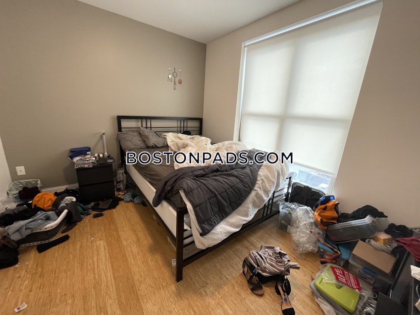 Boston - $4,950 /month