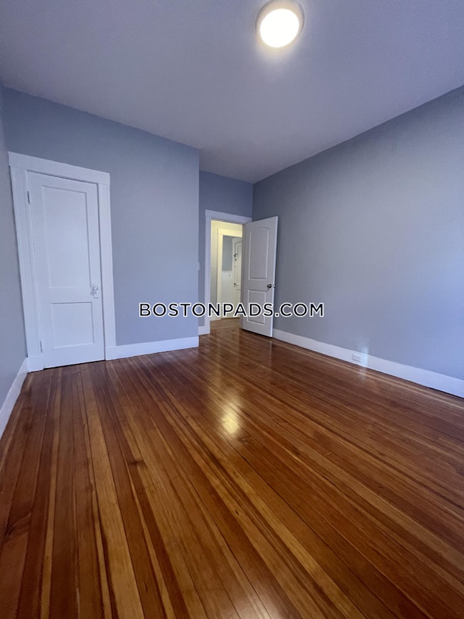 Boston - $4,100 /mo