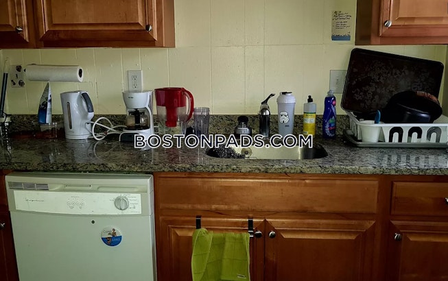 Boston - $3,595 /mo