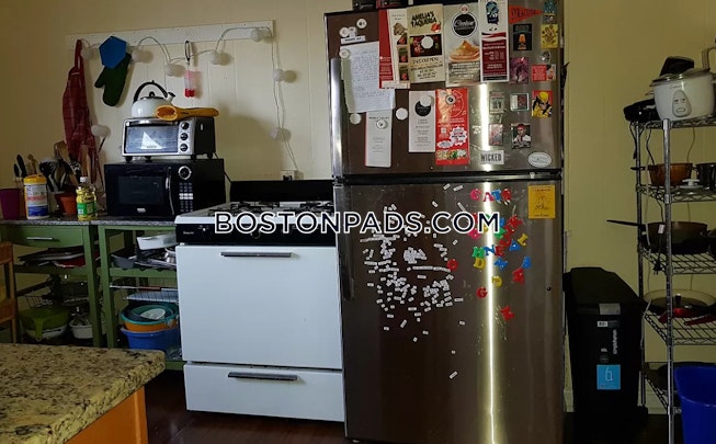 Boston - $3,595 /mo