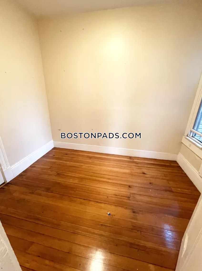 Boston - $2,800 /month