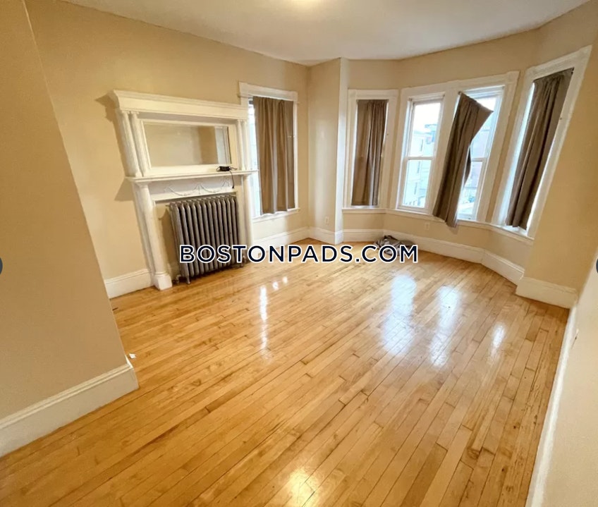 Boston - $2,800 /month