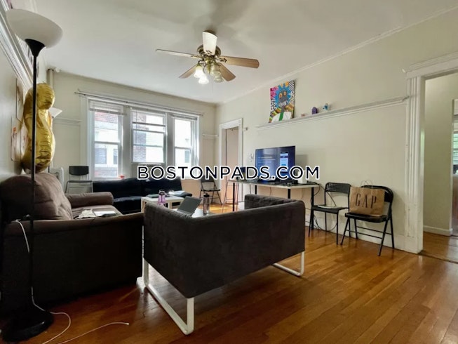 Boston - $4,200 /mo